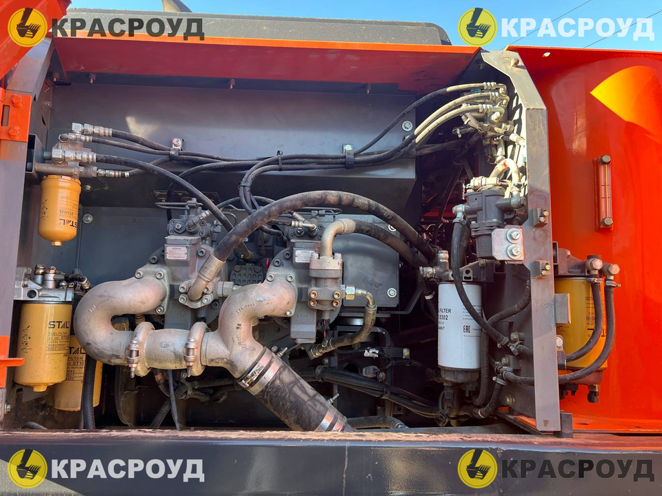 Гусеничный экскаватор Hitachi ZX300-5A Б/У