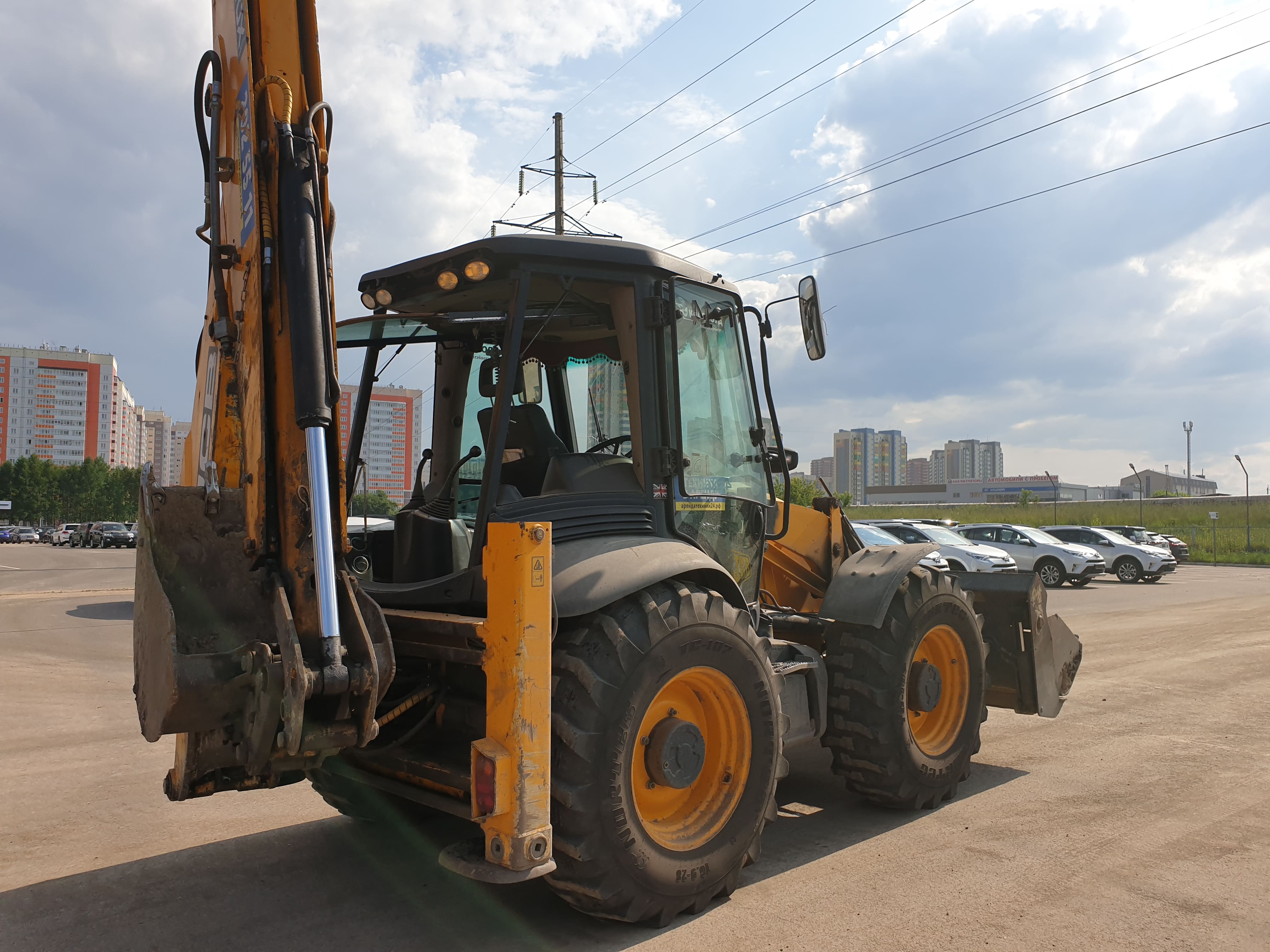 Экскаватор-погрузчик JCB 4CX