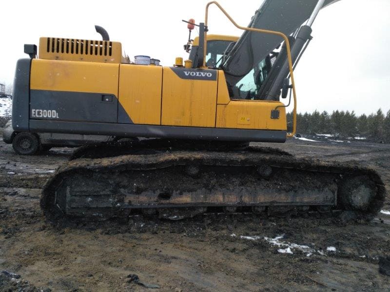 Гусеничный экскаватор Volvo EC300DL